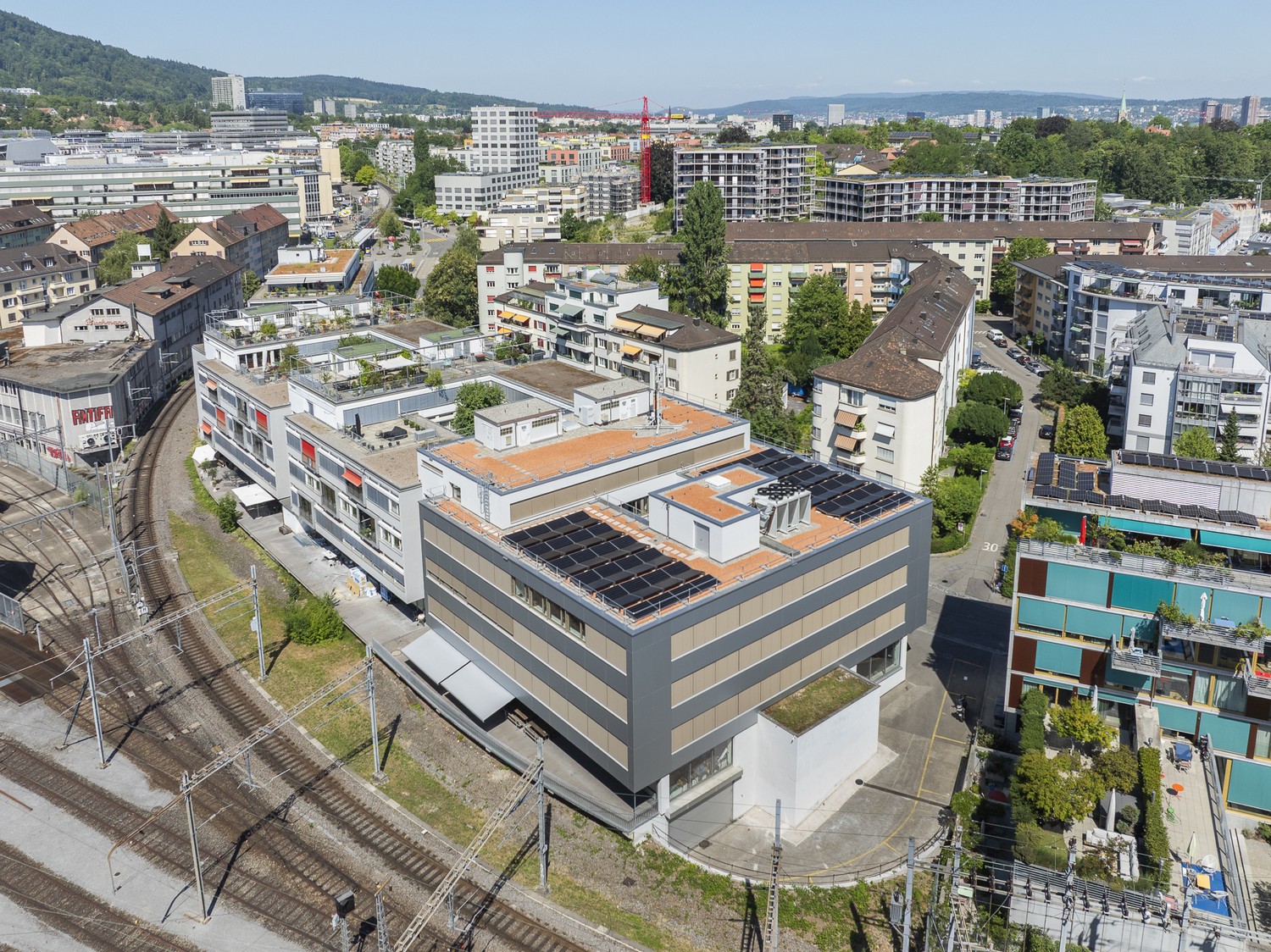 241m² office