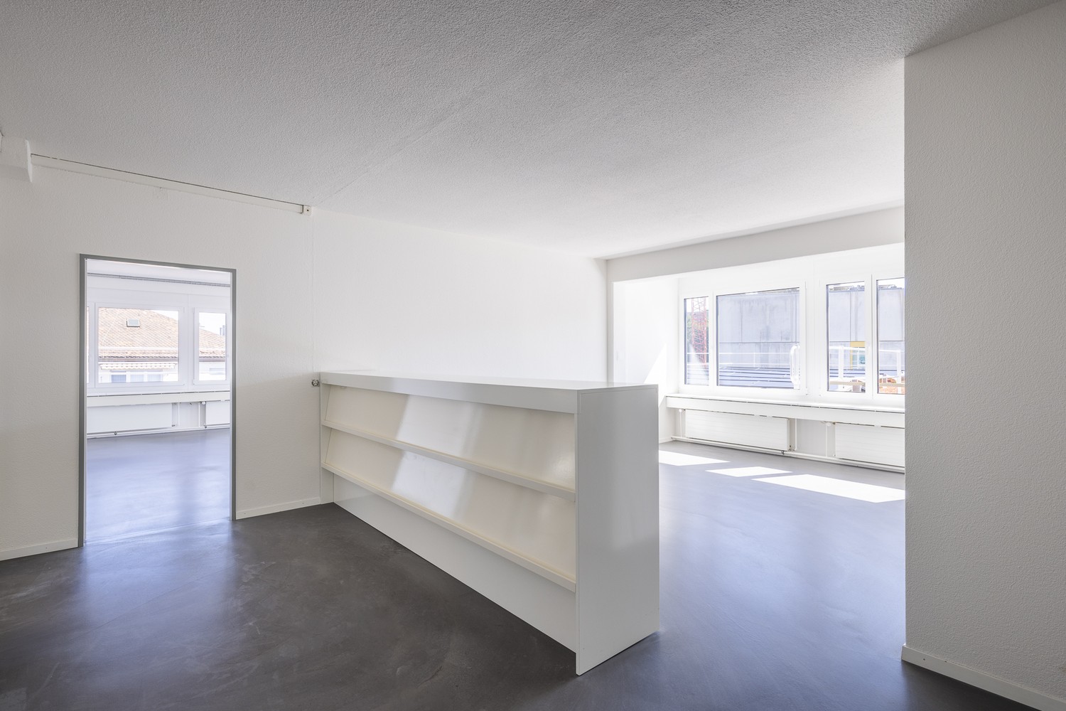 241m² office