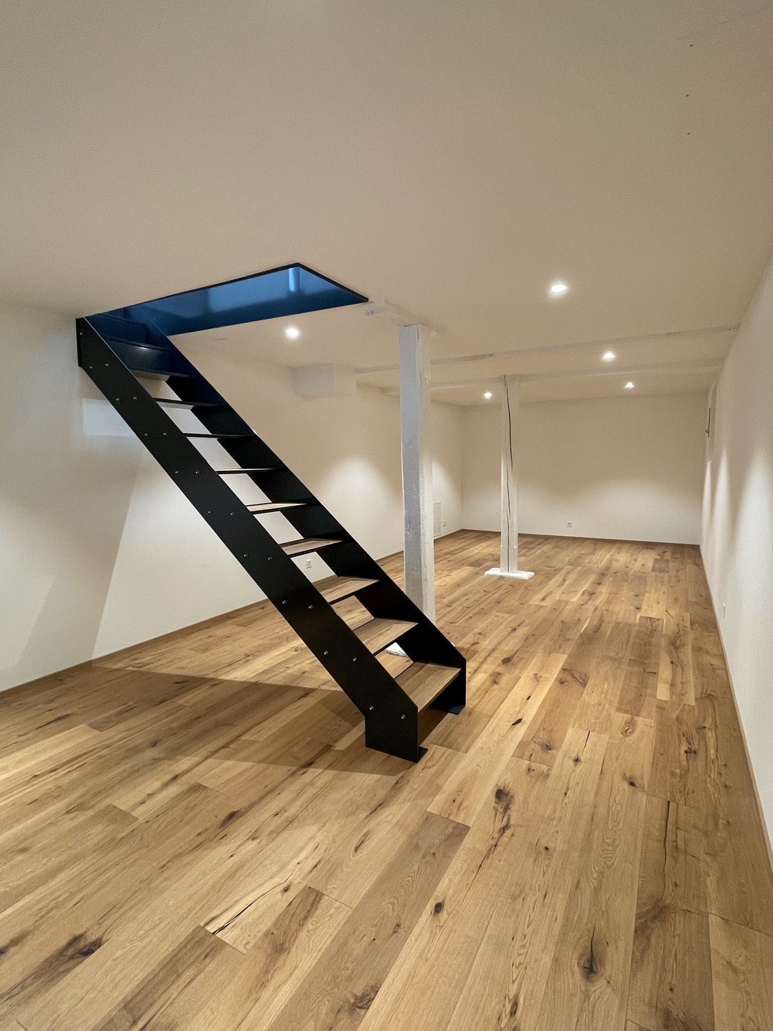 75m² commercial