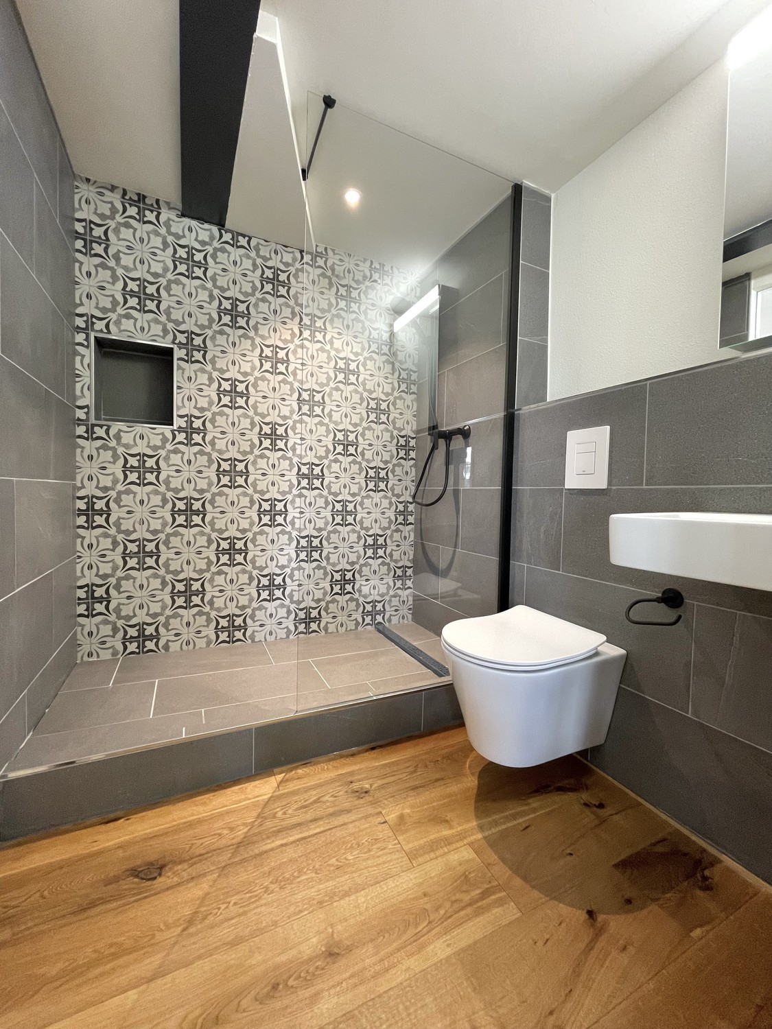 75m² commercial