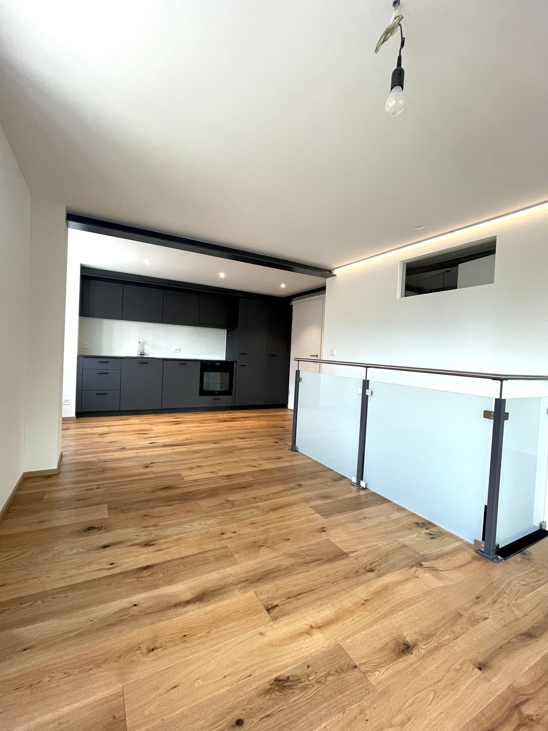 75m² commercial