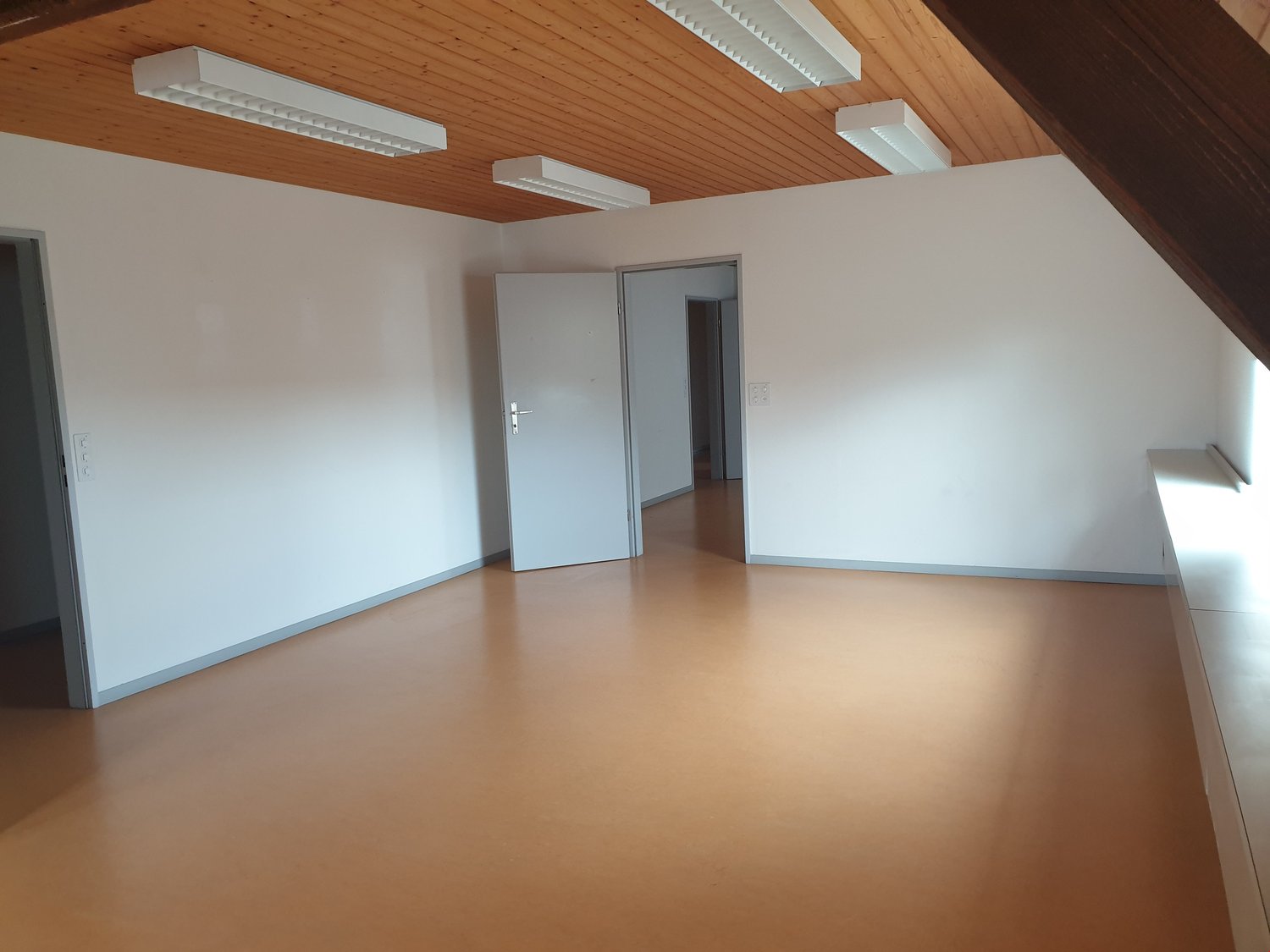 290m² office, Foto 3 von 10