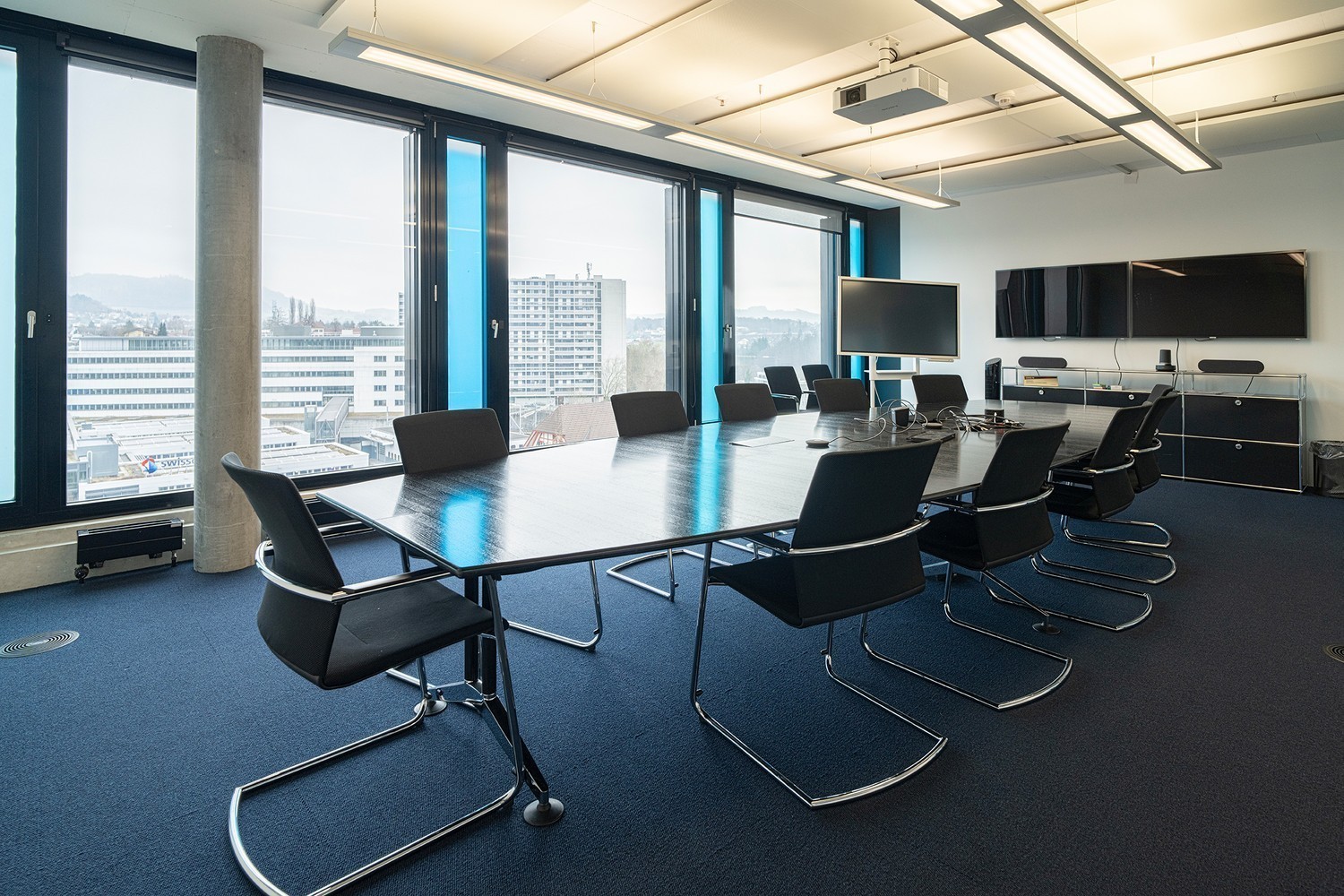 1300m² commercial