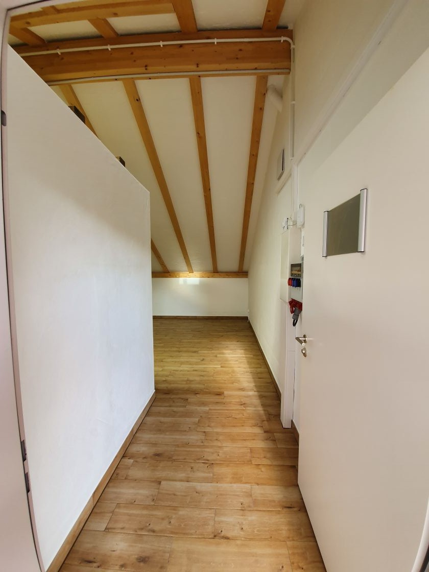 82m² commercial