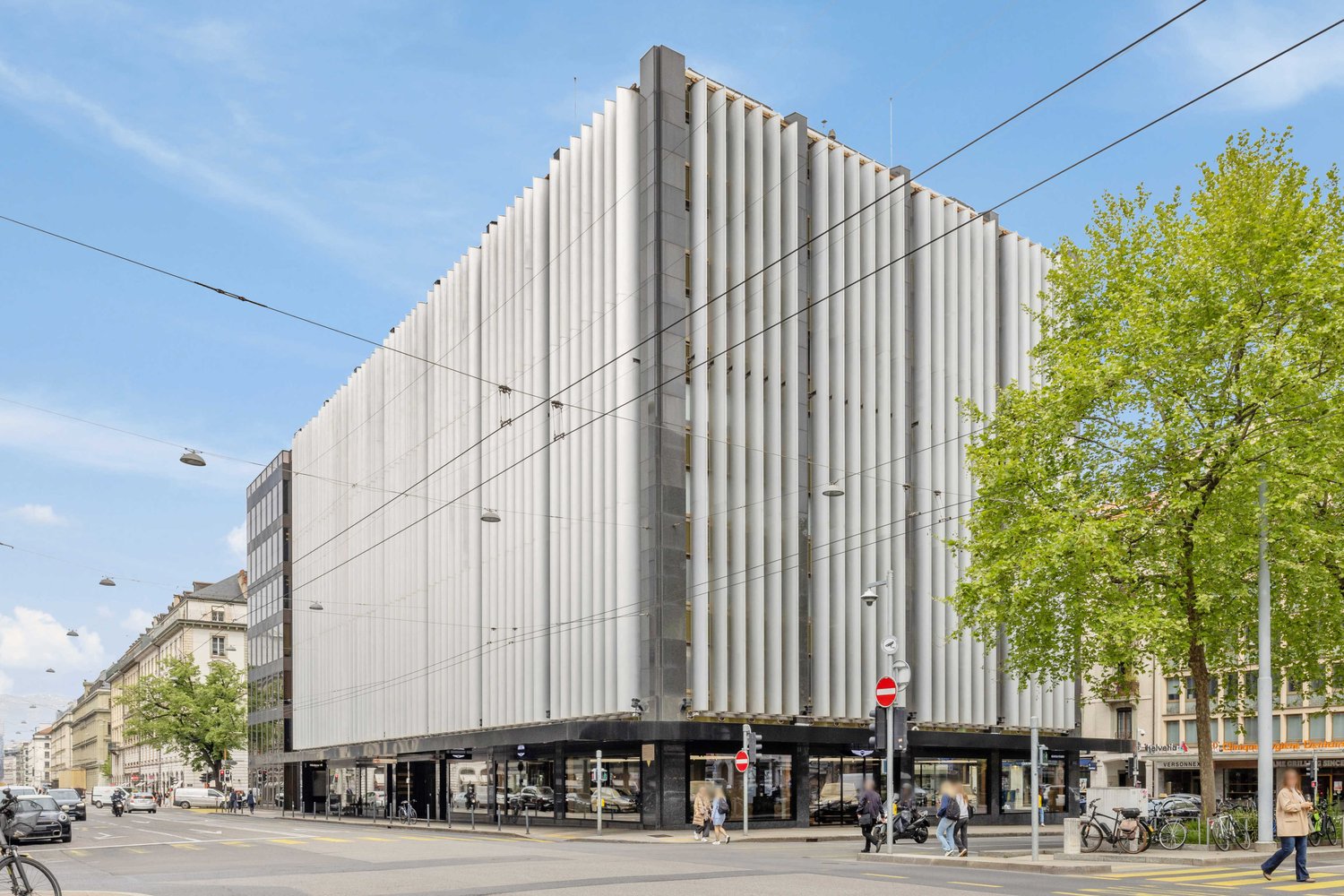 800m² Shop