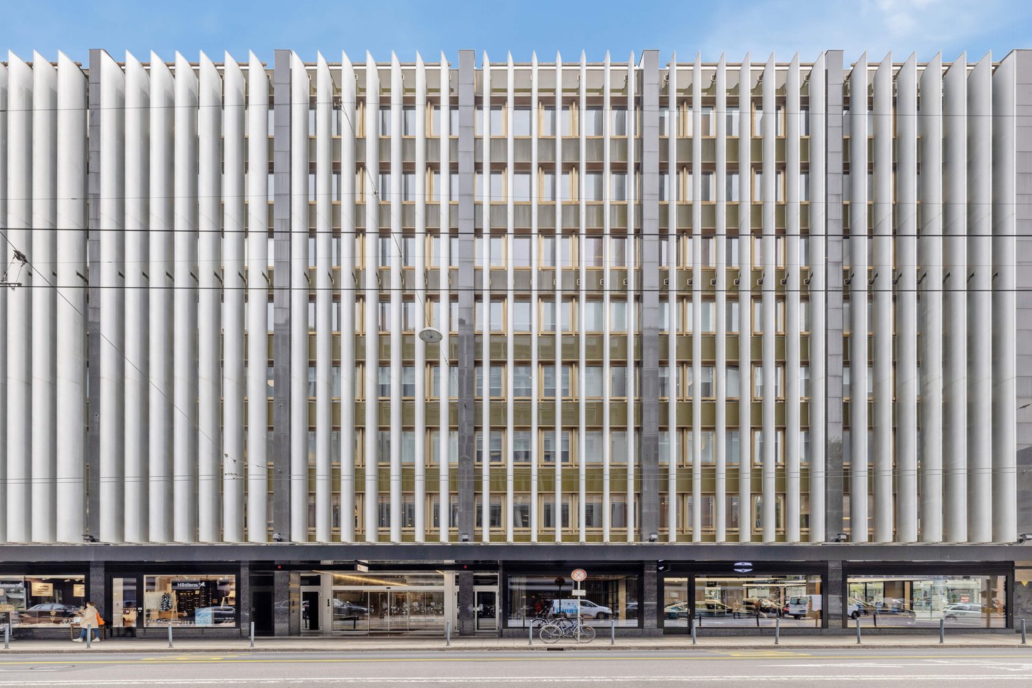 800m² Shop
