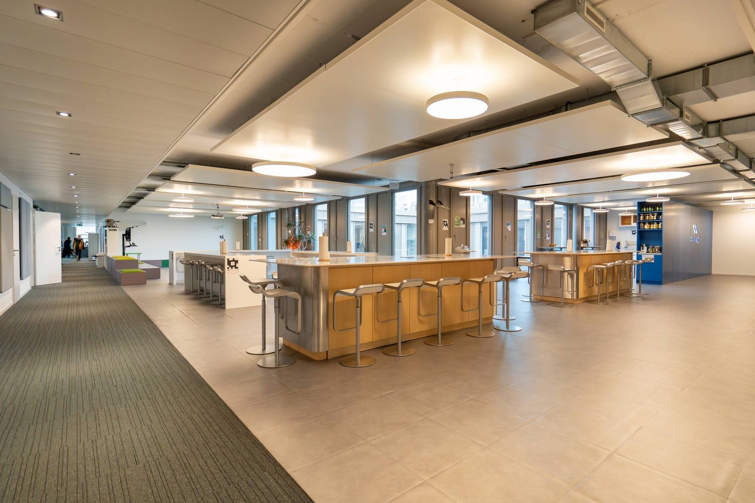 2100m² Büro