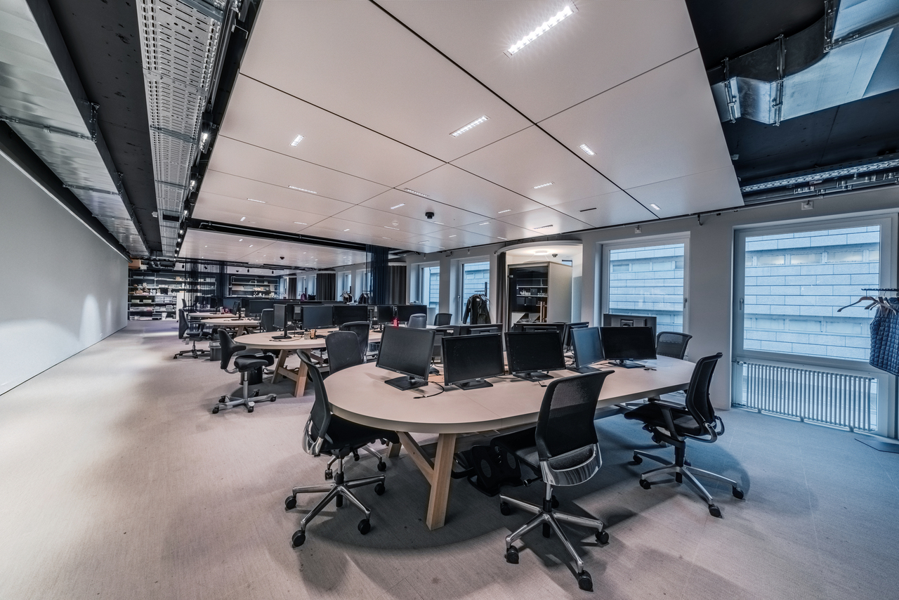 528m² office