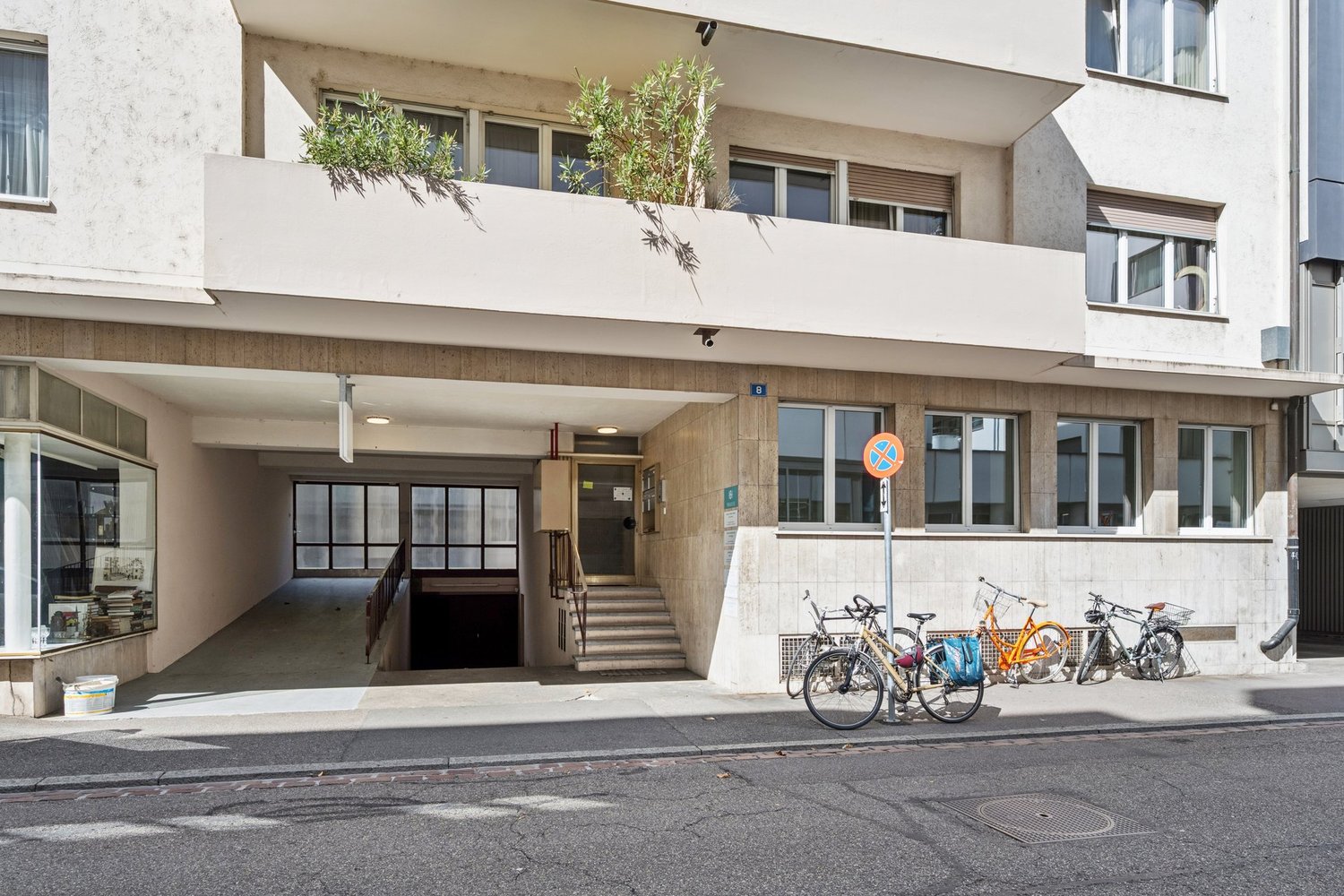 172m² commercial