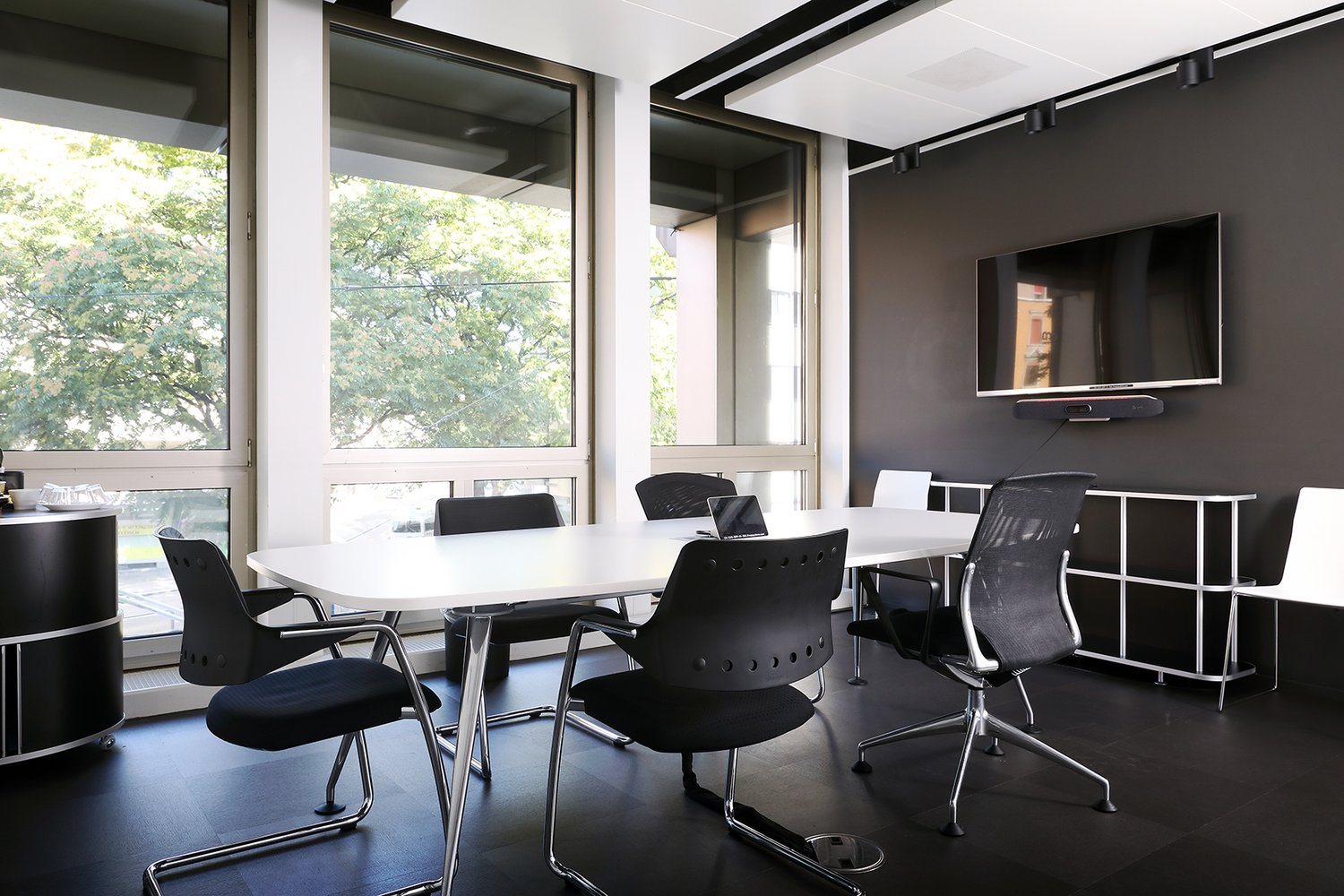 1322m² office