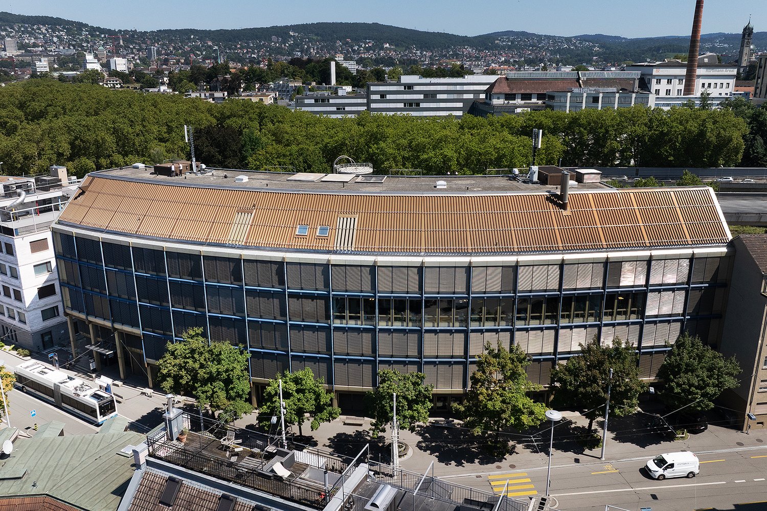 1322m² office