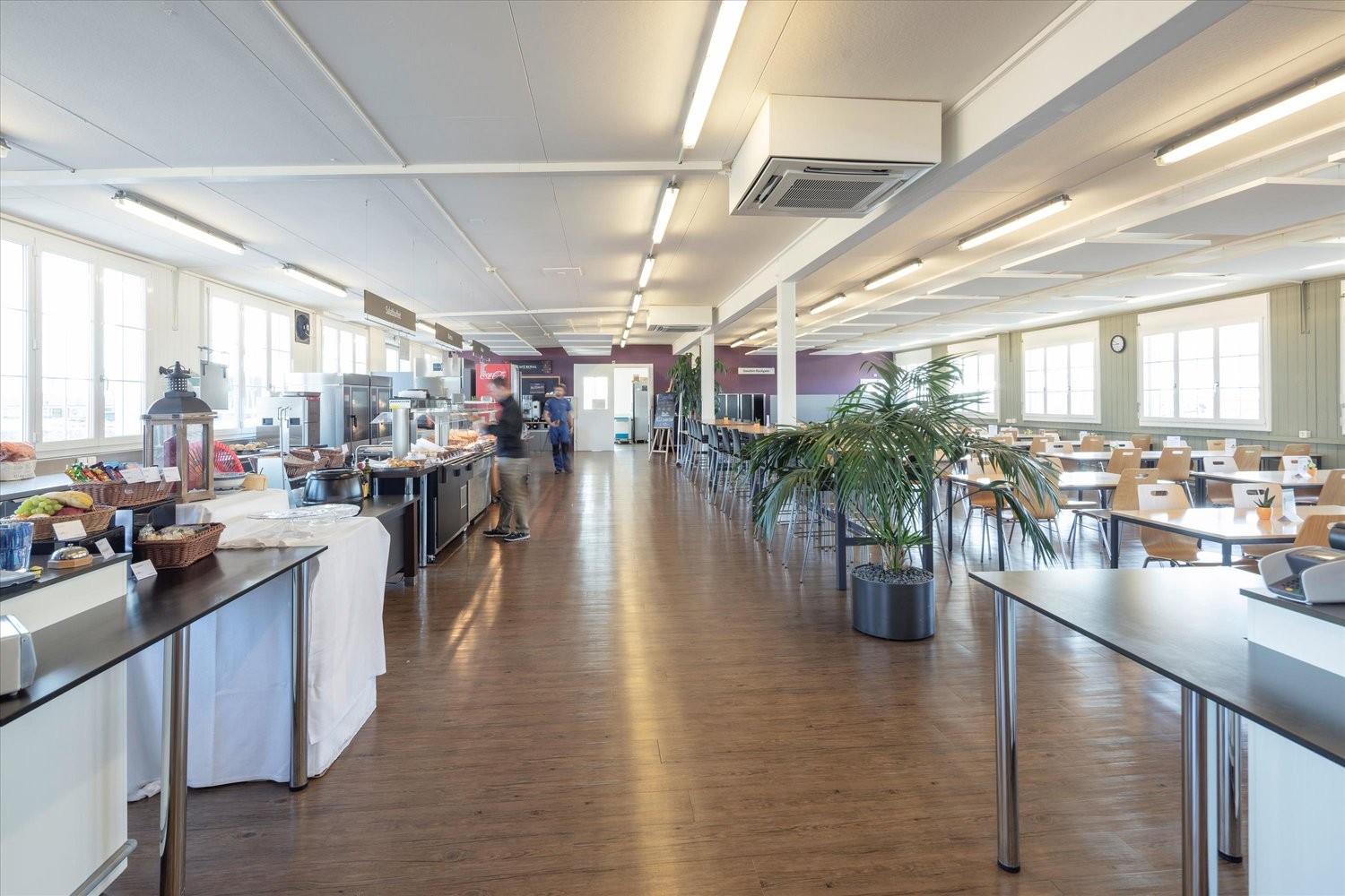 834m² commercial