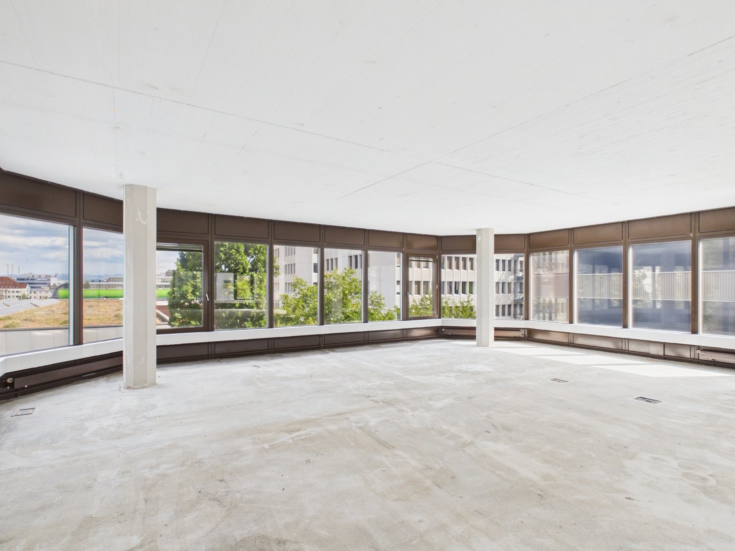 474m² office