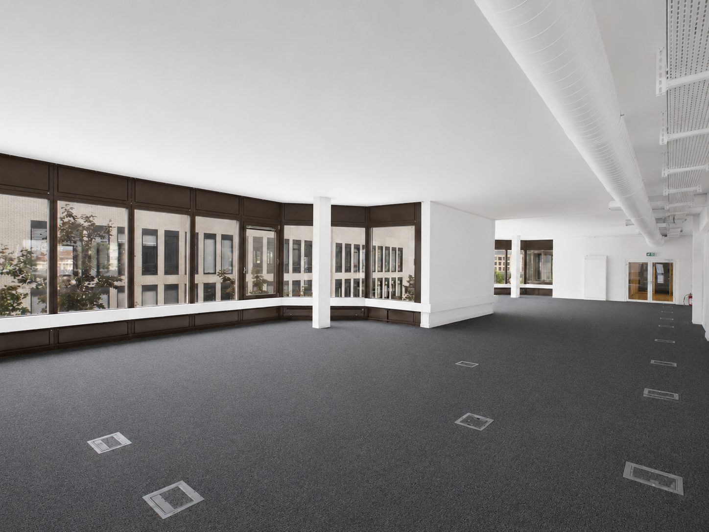 474m² office