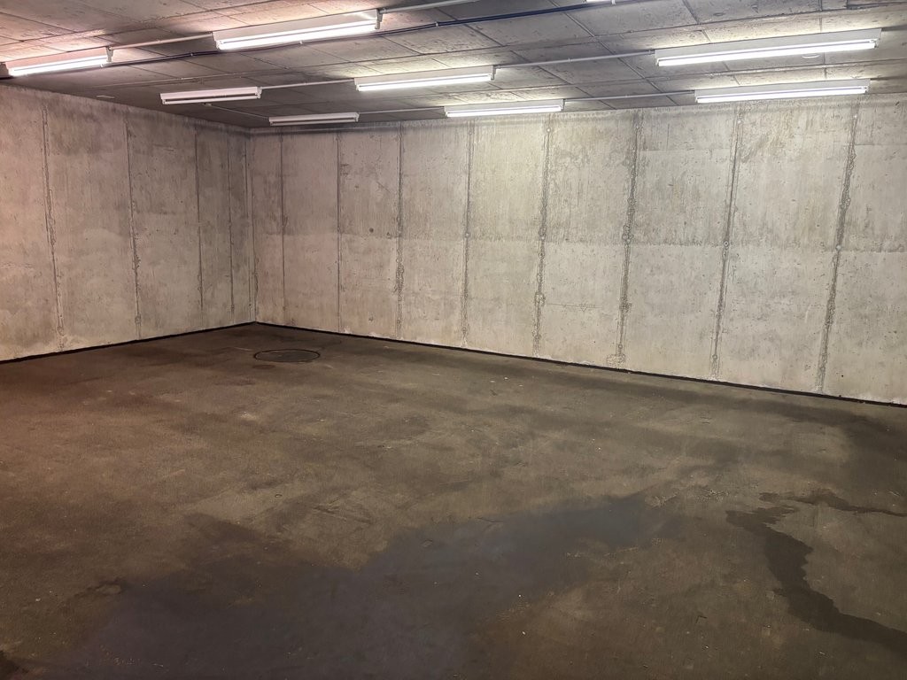 50m² storage room