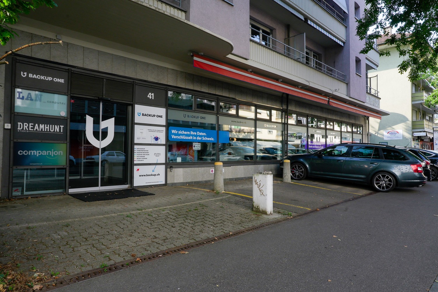 125m² office