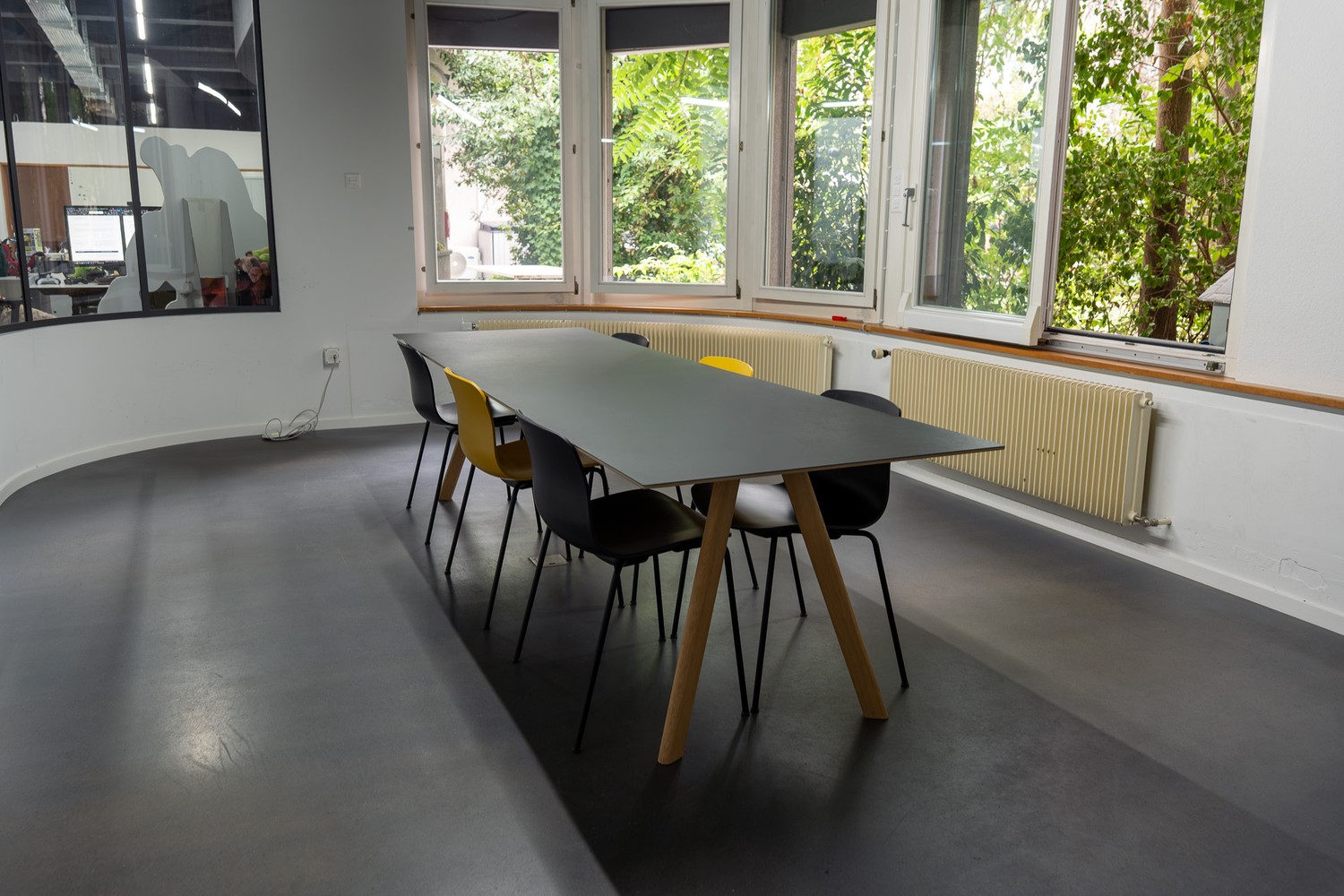 125m² office