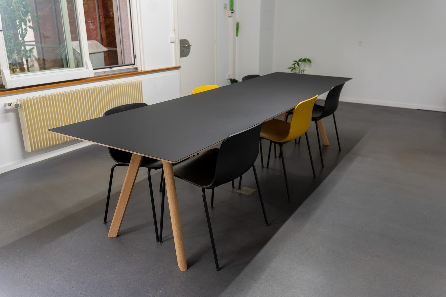 125m² office