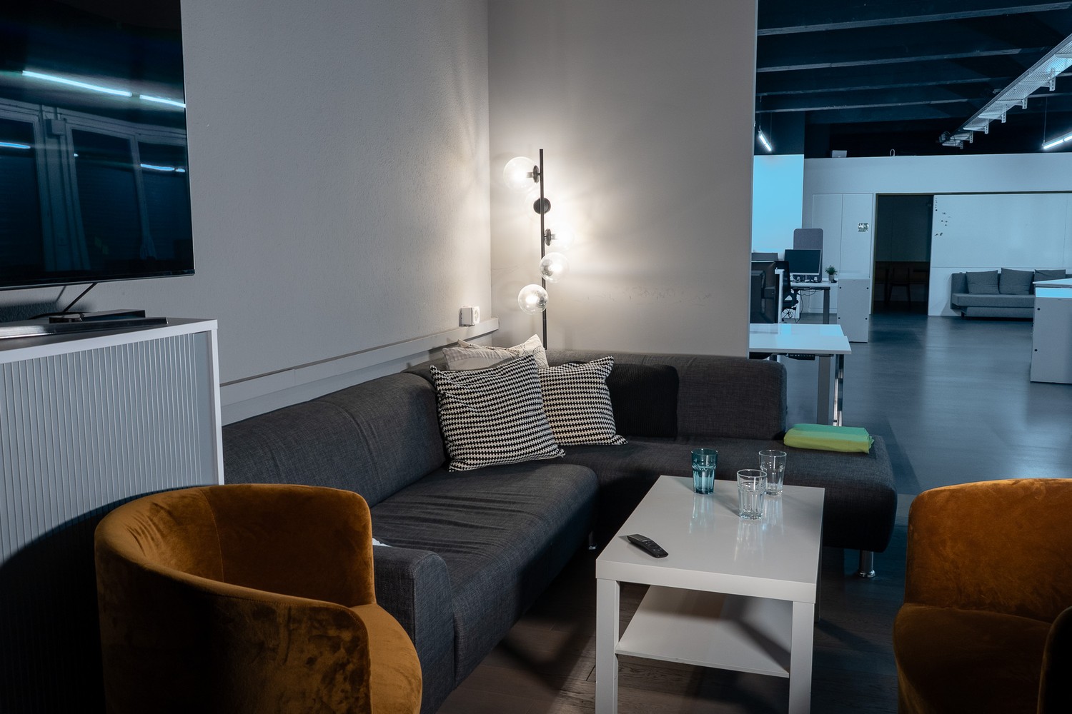 125m² office