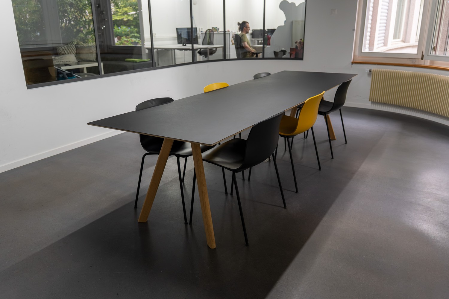 125m² office