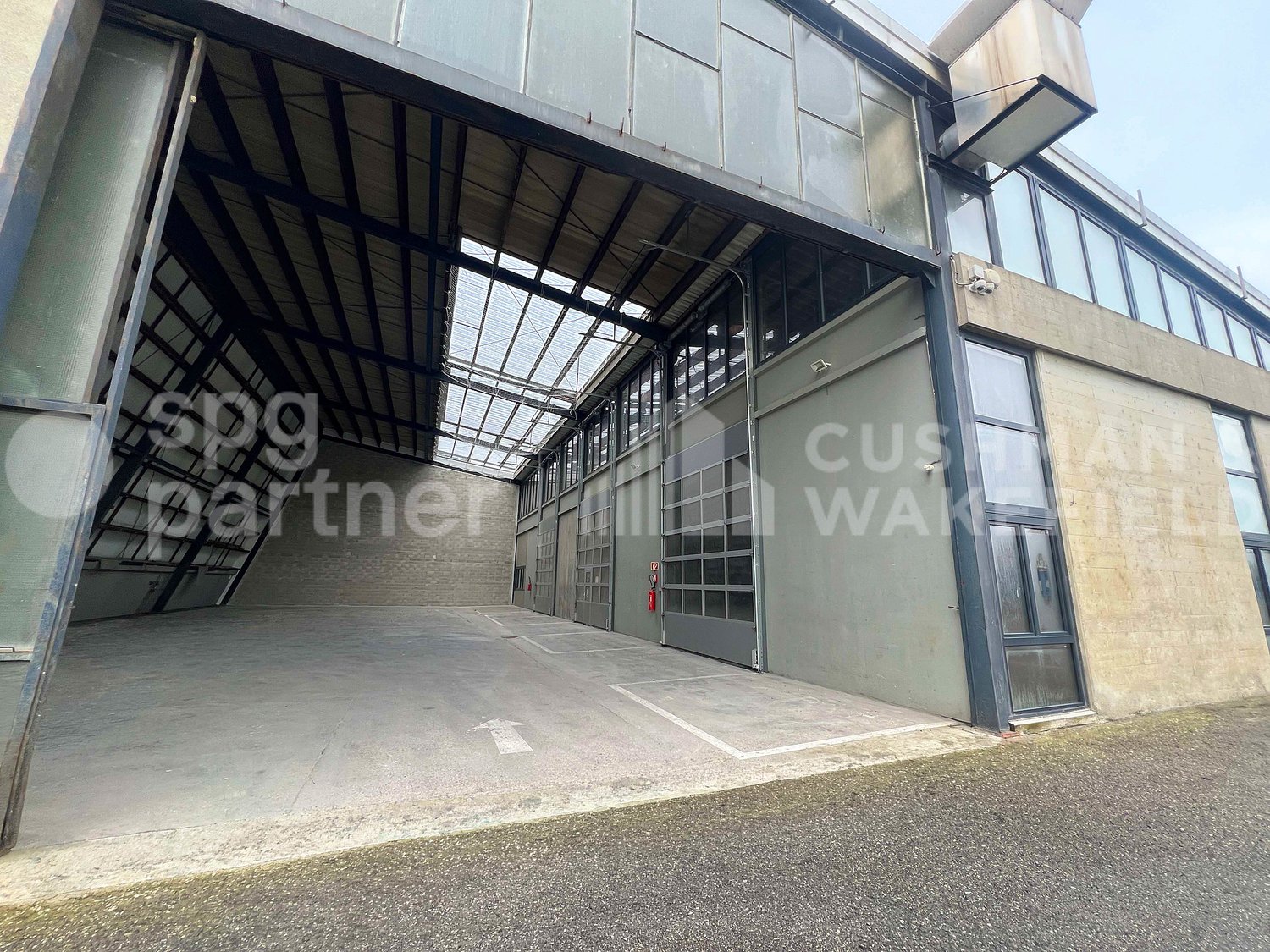 2390m² Gewerbe