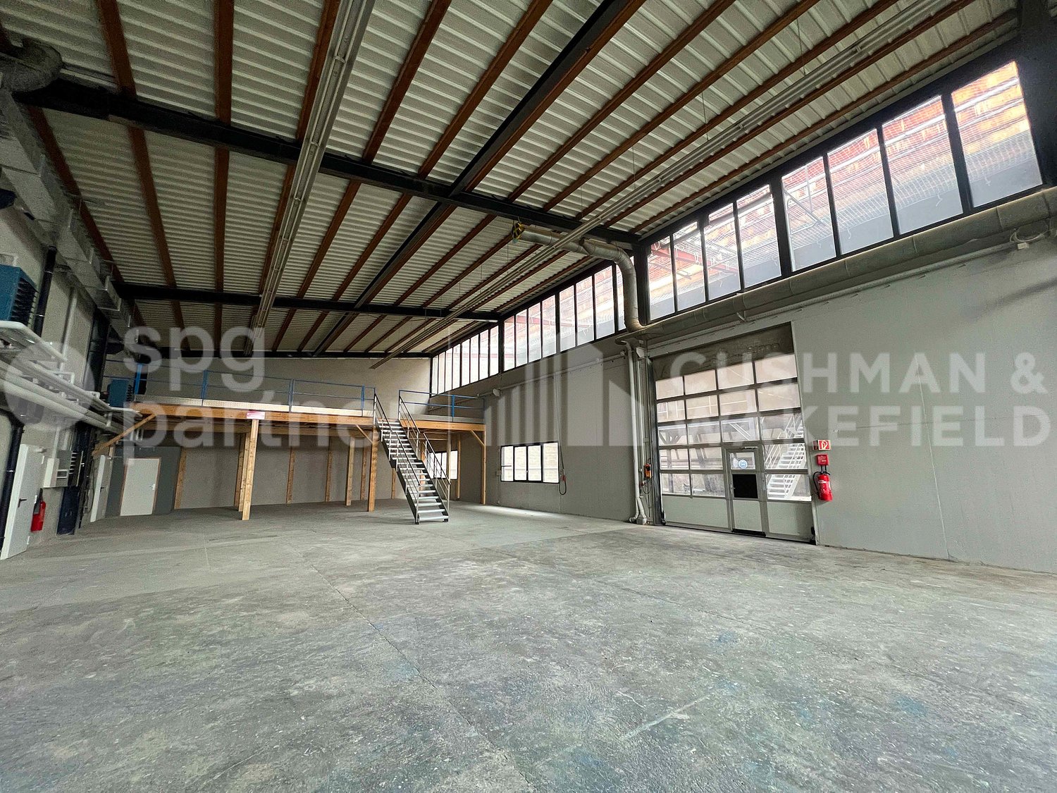 2390m² Gewerbe
