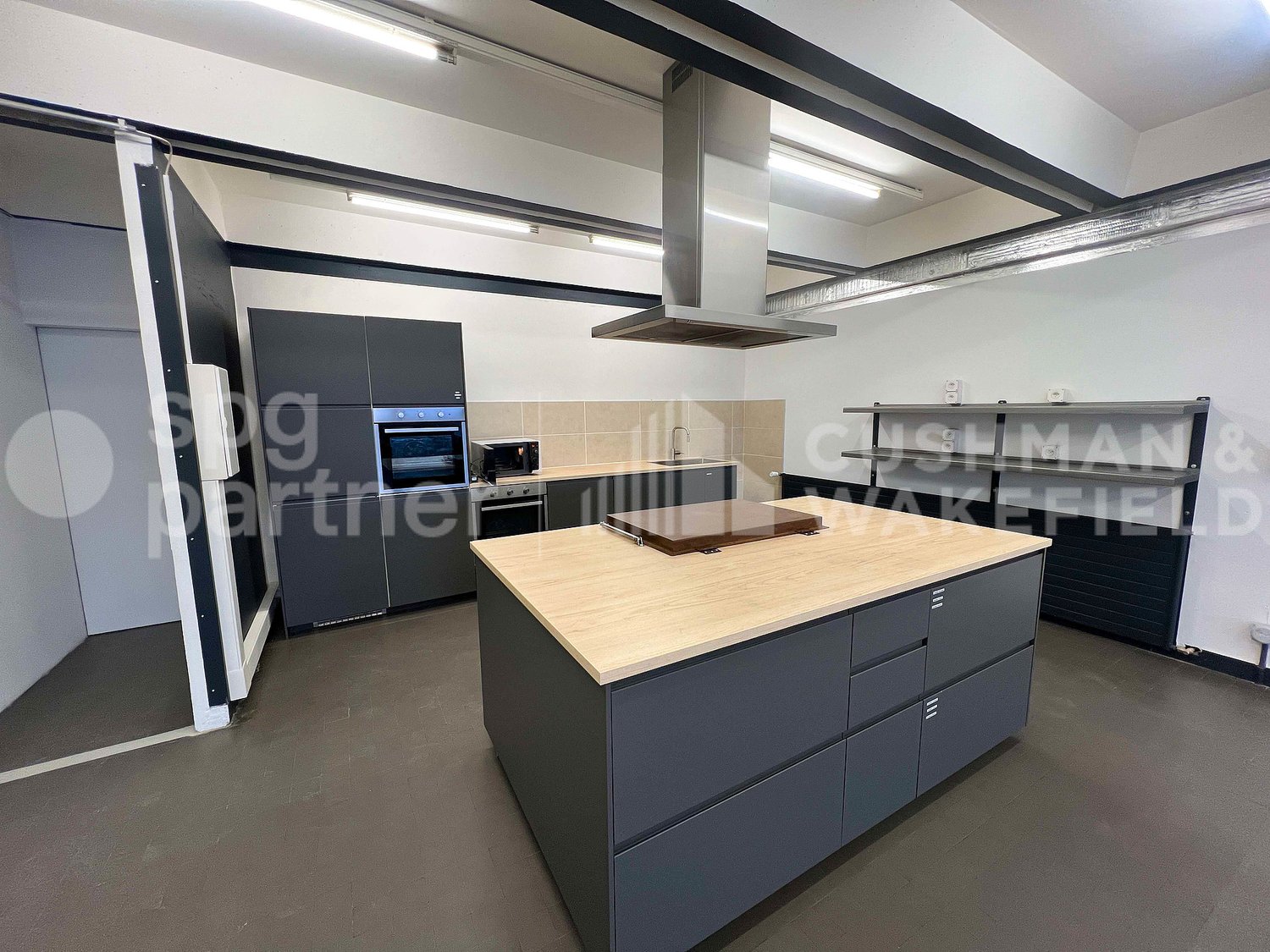 2390m² Gewerbe