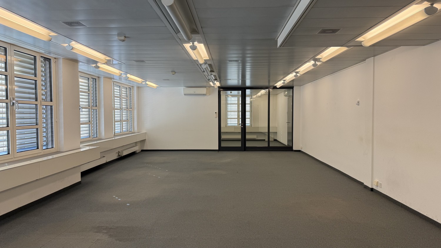106m² office, Foto 1 von 5