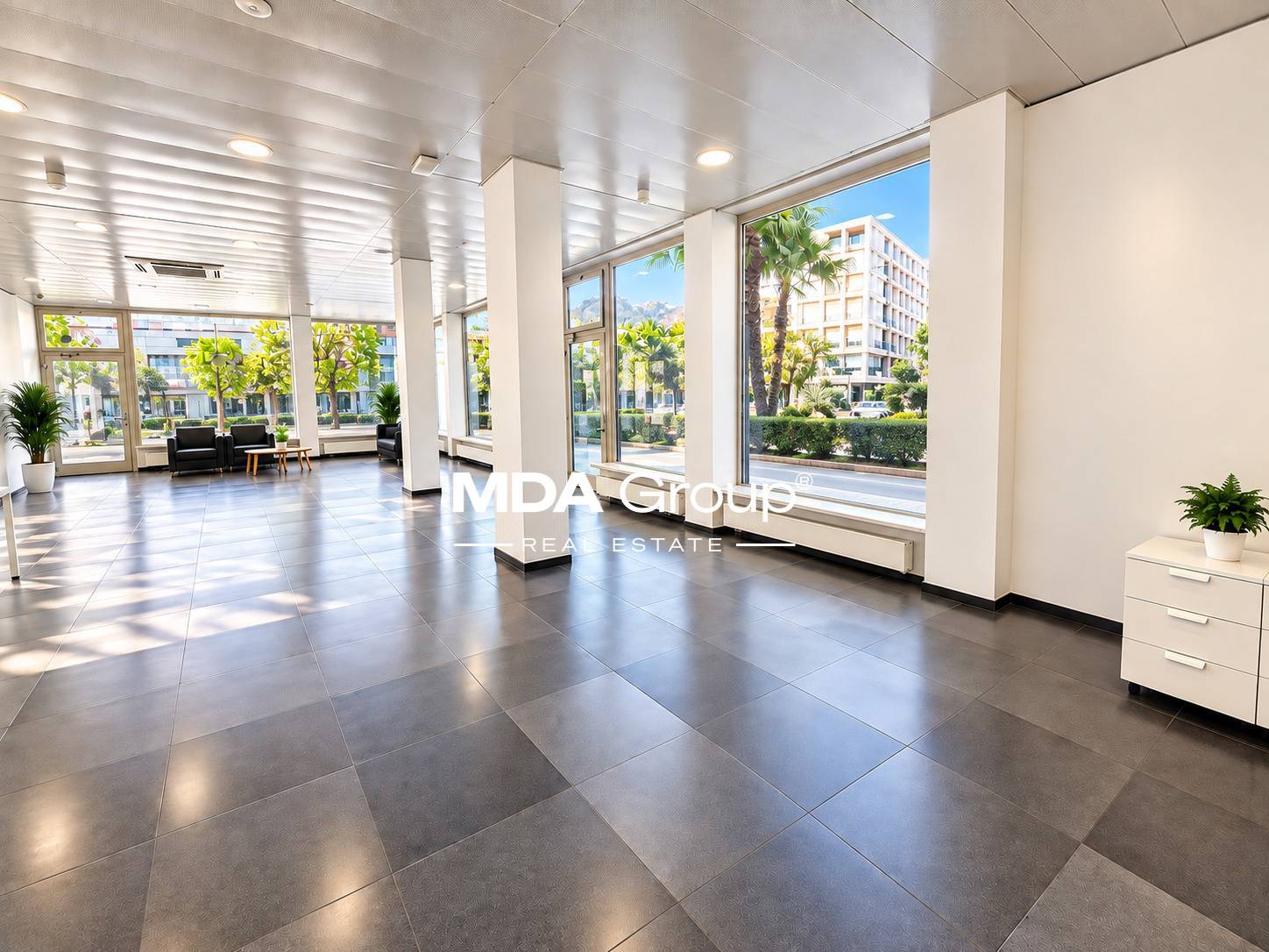 240m² shop, foto 1 di 10