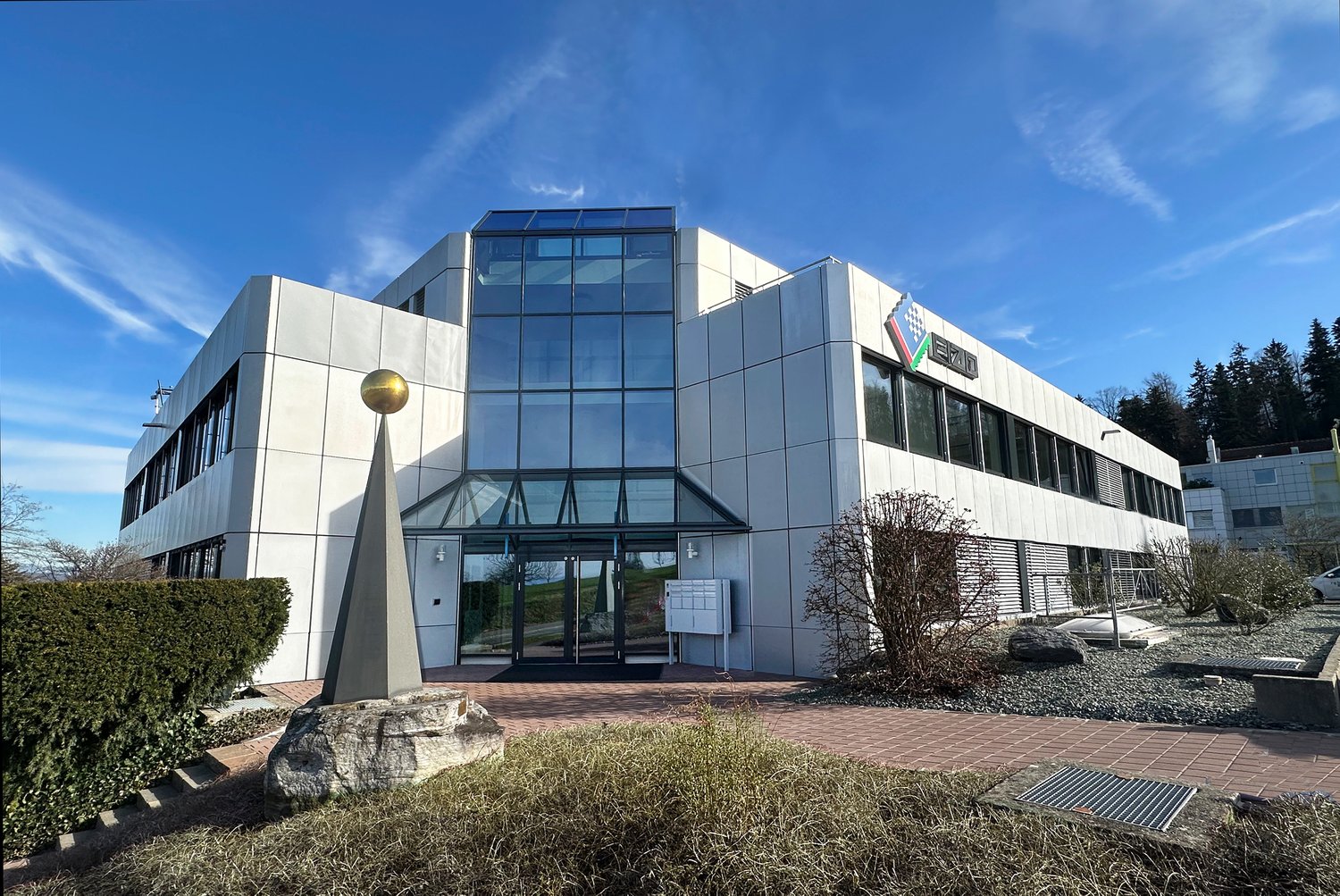 250m² commercial