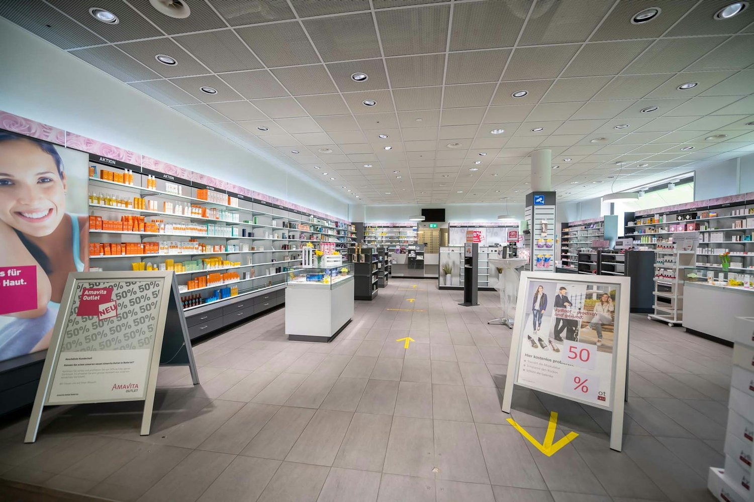 230m² shop