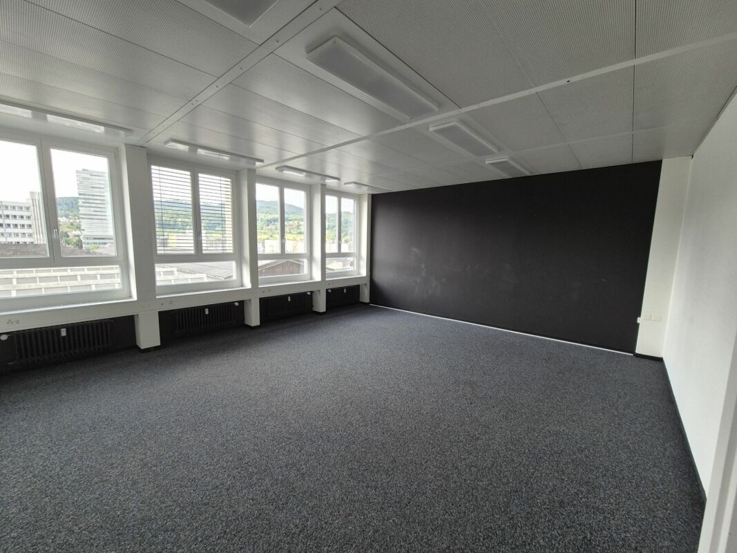 74m² office