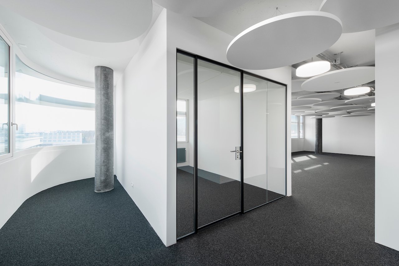 260m² office