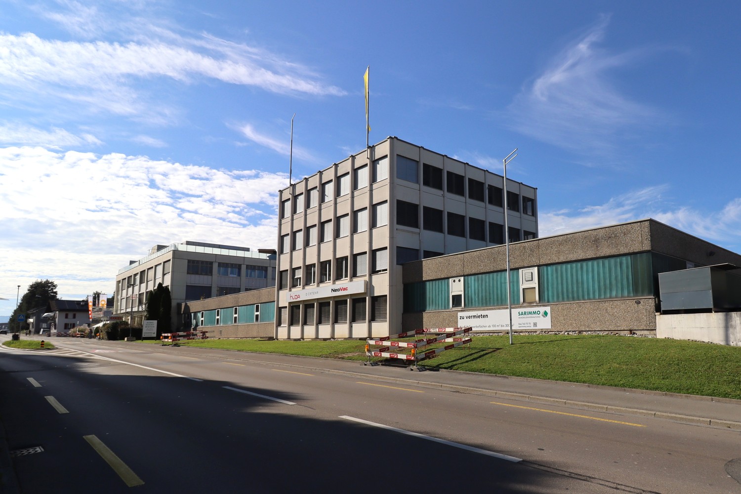 226m² office