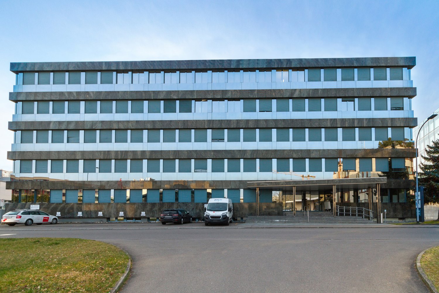 640m² office, Foto 1 von 10