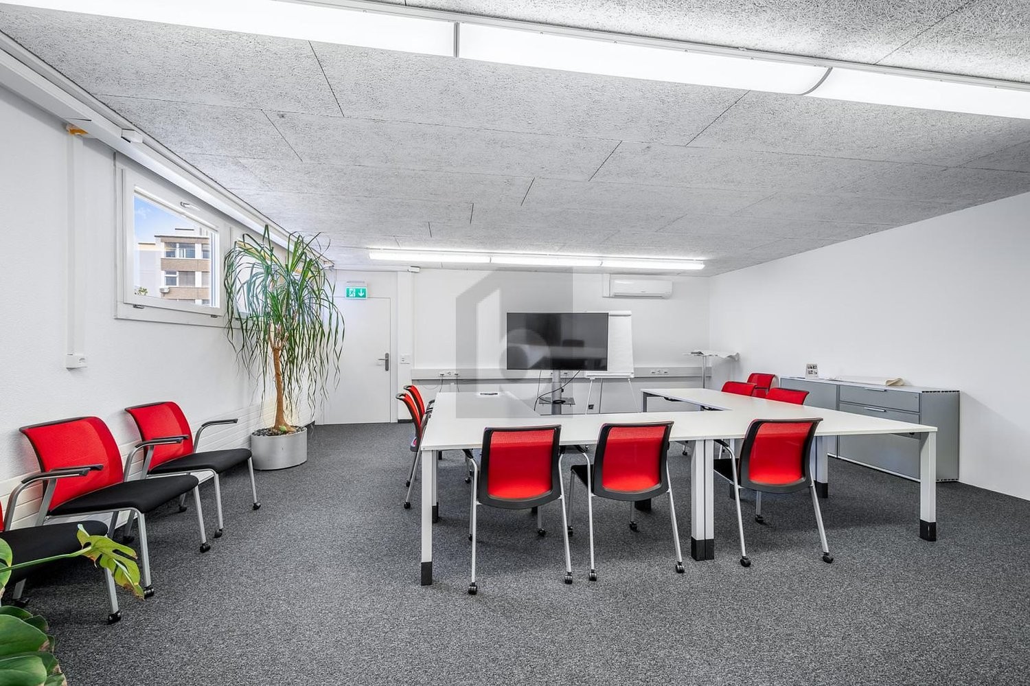 201m² office