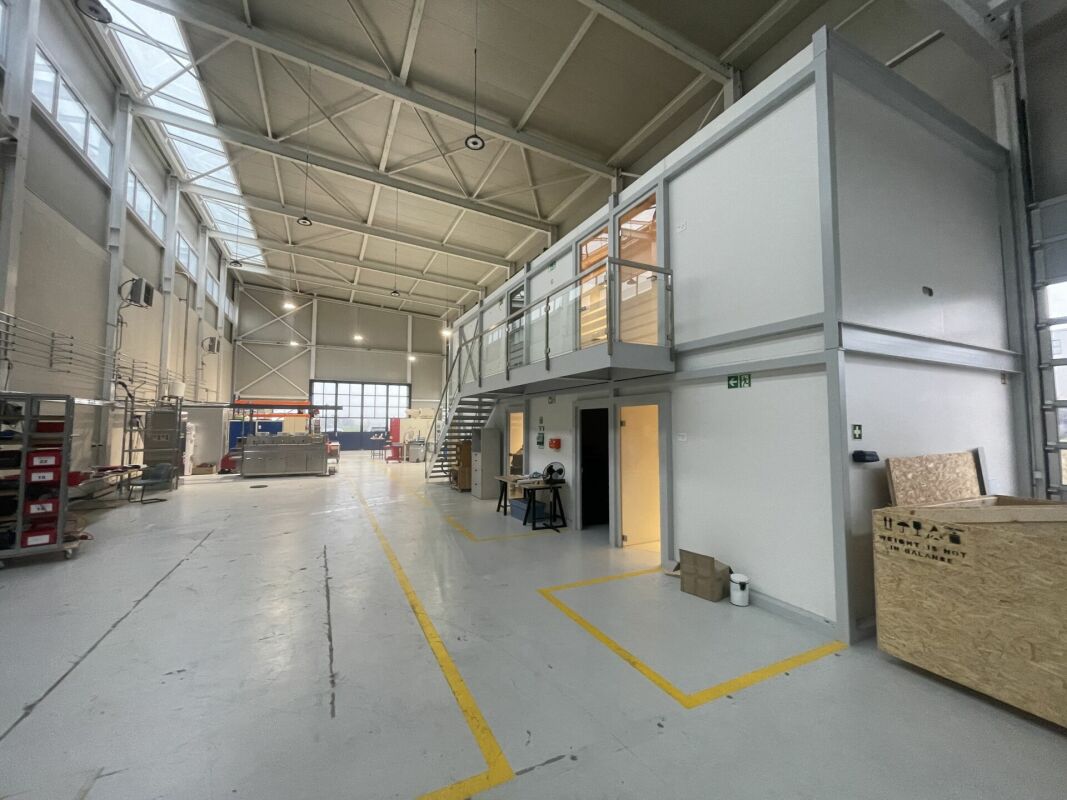 580m² Büro, Foto 5 von 6