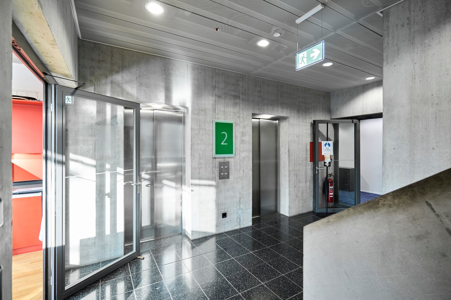 662m² shop, Foto 4 von 10