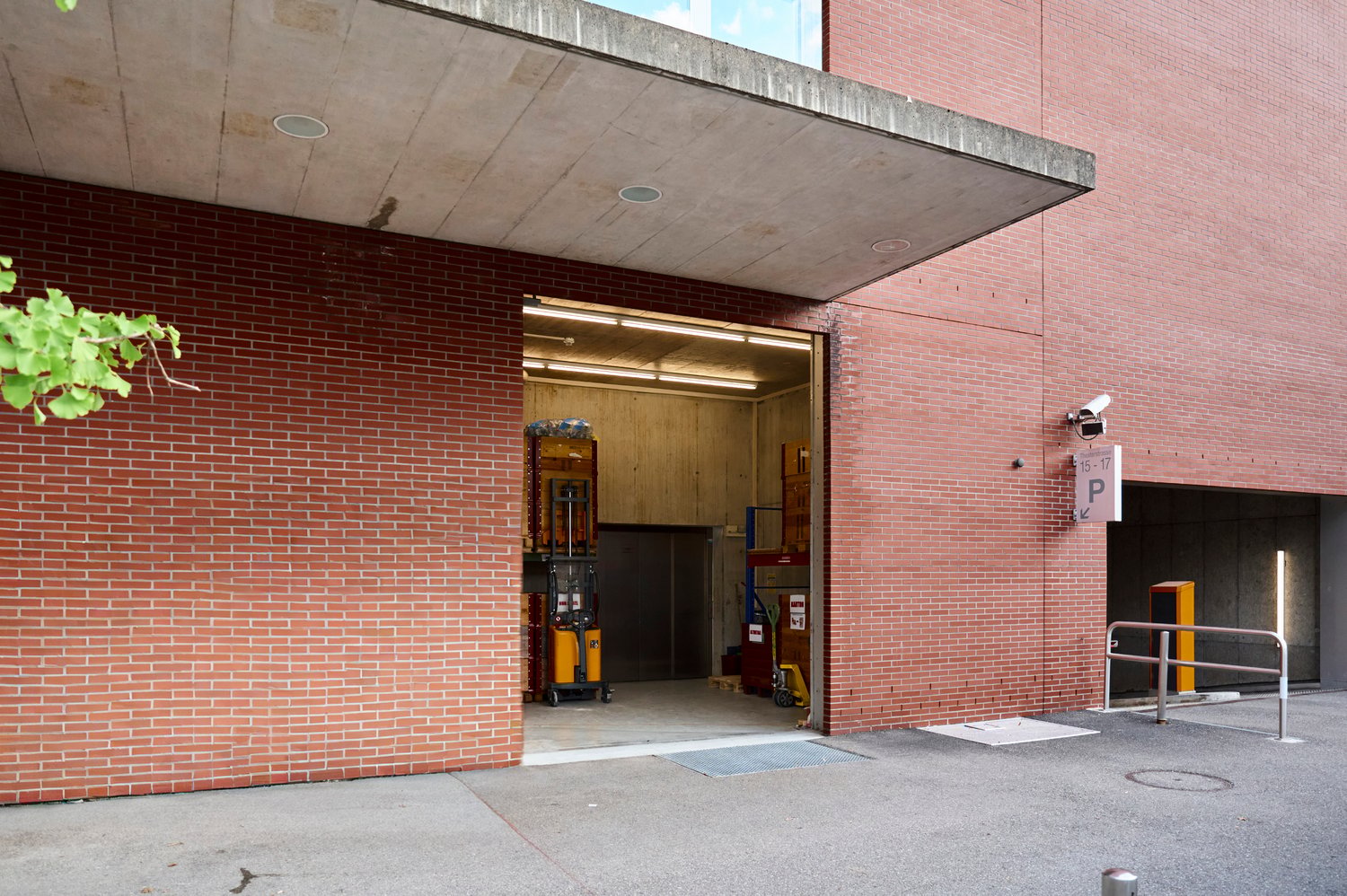 662m² shop, Foto 6 von 10