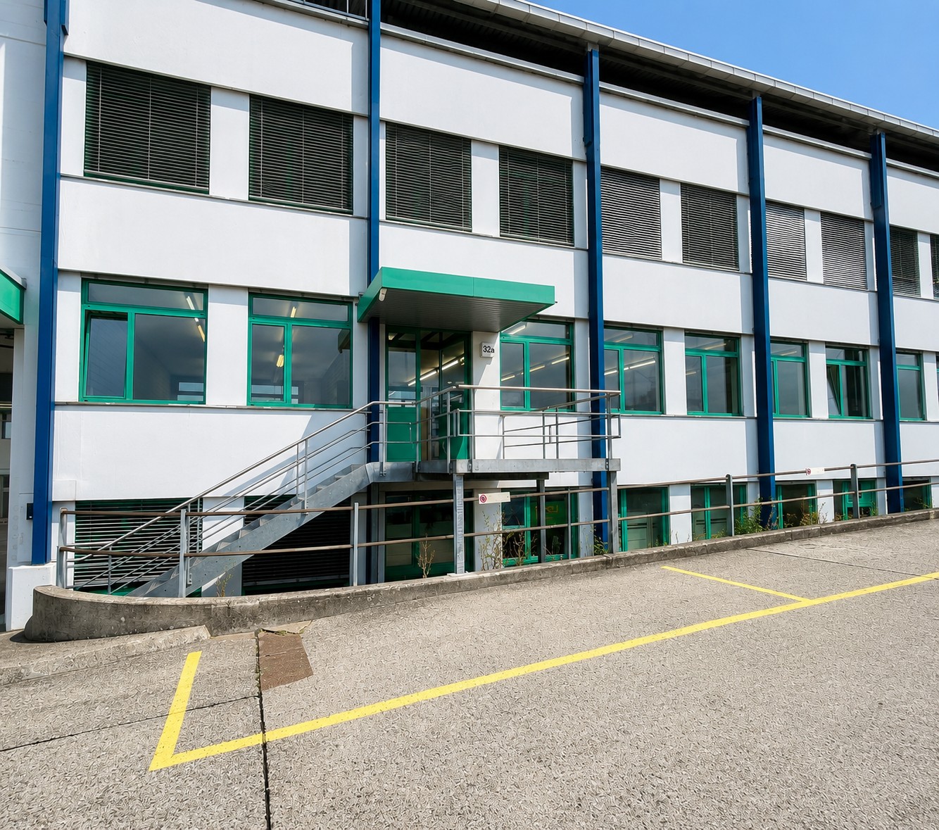 195m² commercial