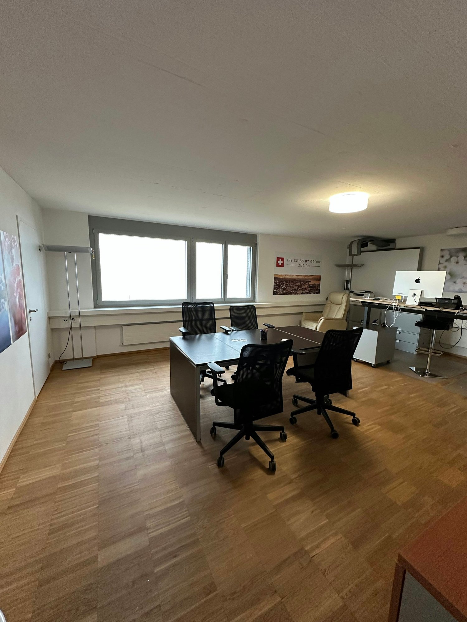 222m² office