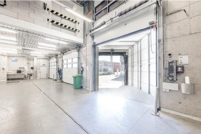 2390m² commercial, Foto 3 von 10