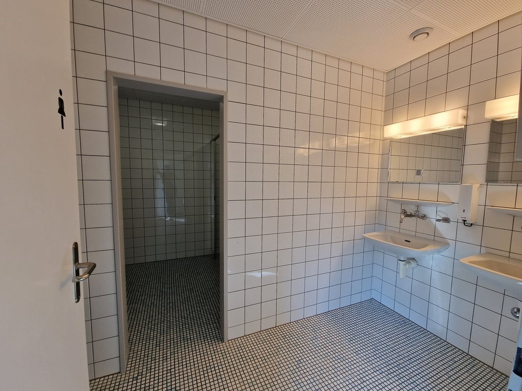 87m² office