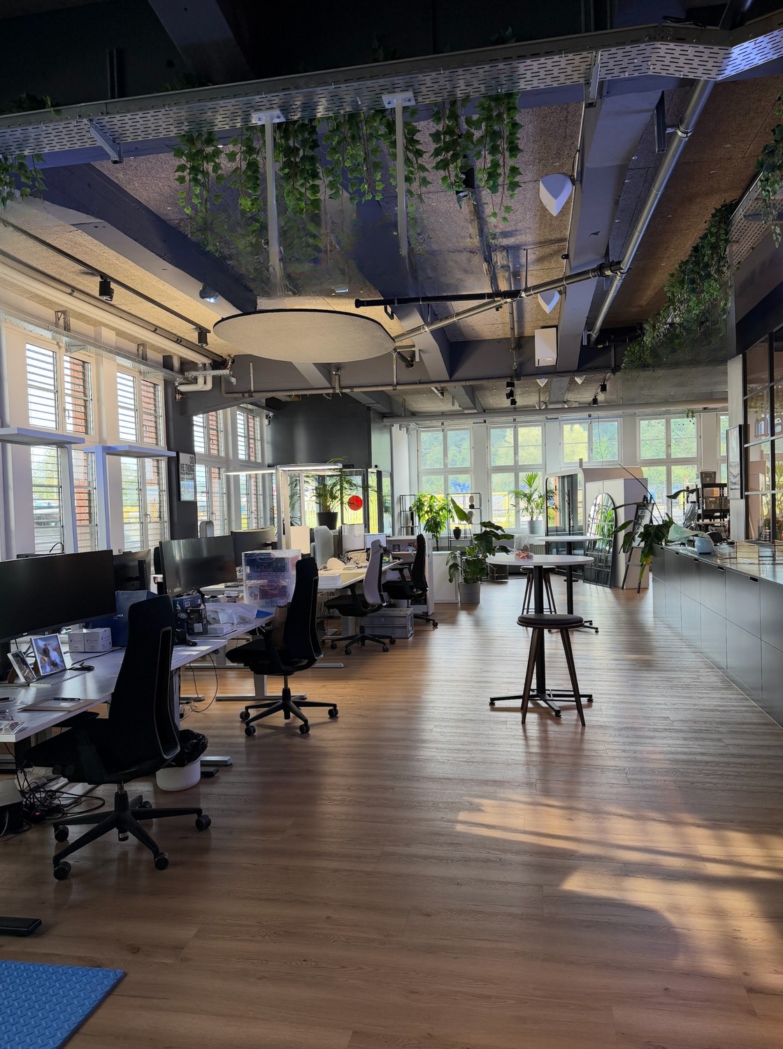452m² office