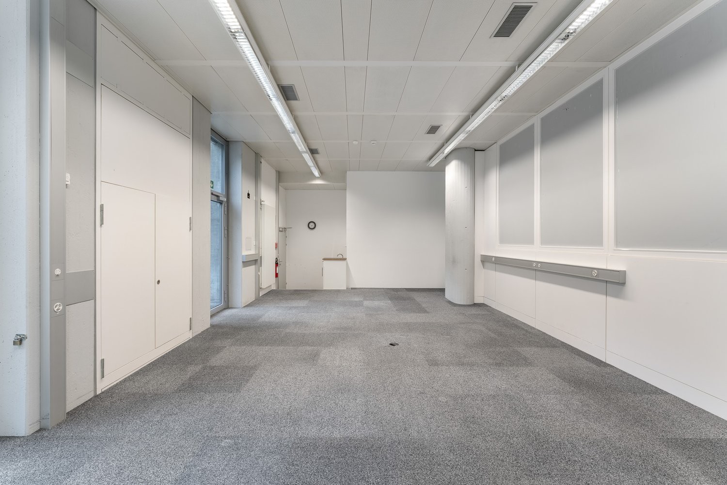 94m² shop