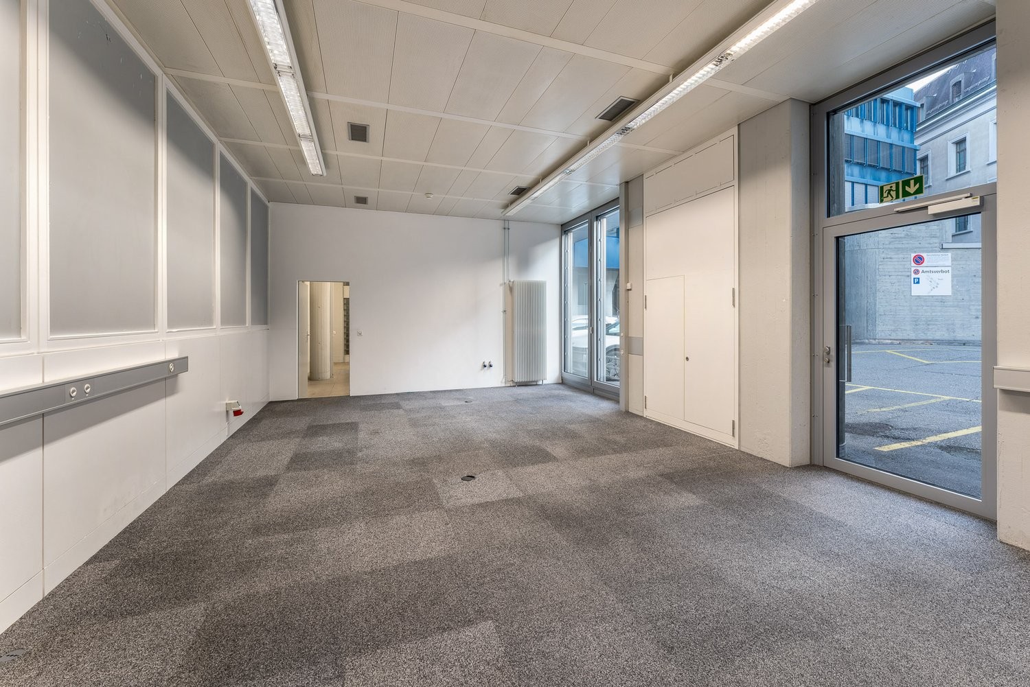 94m² shop