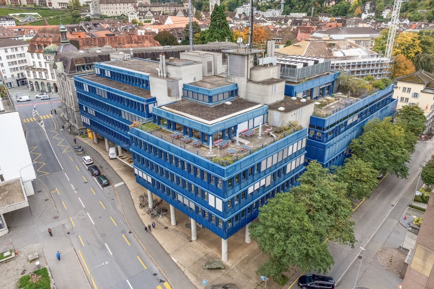 94m² shop