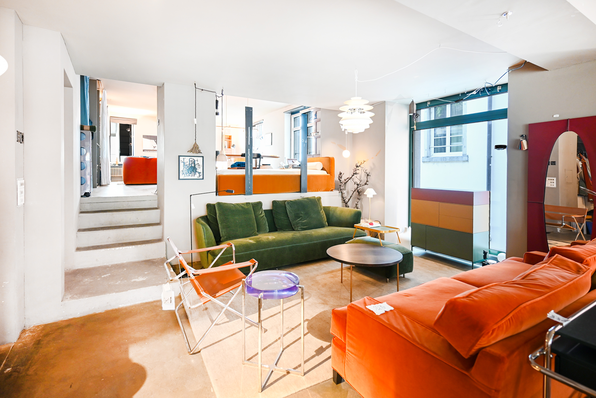 131m² shop