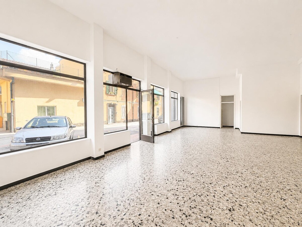 180m² Ladenlokal, Foto 1 von 10