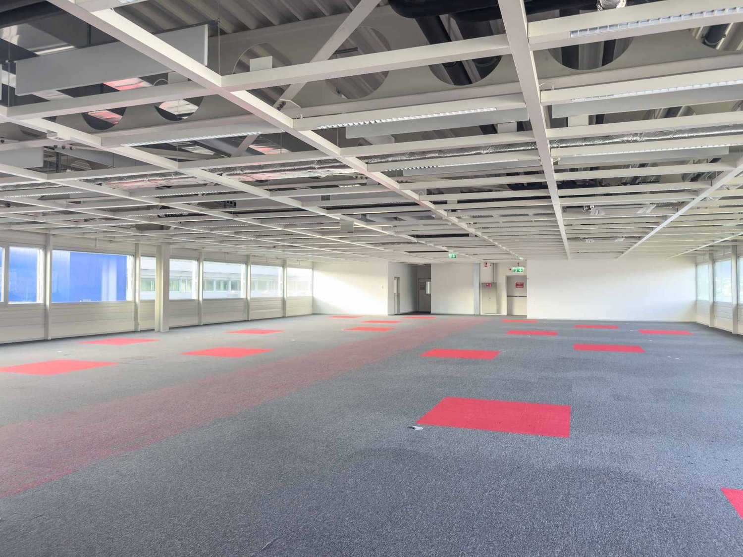 1309m² Büro, Foto 1 von 10